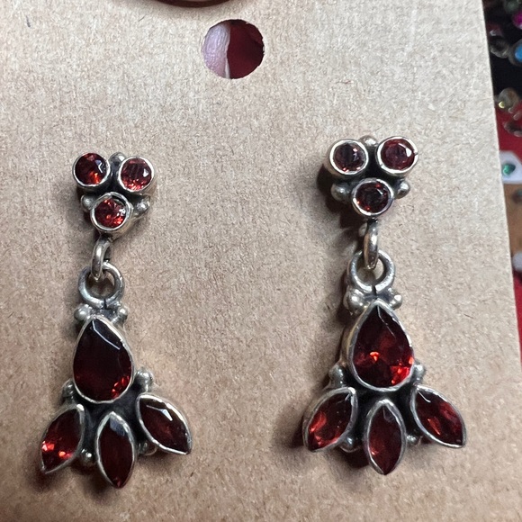 Artisan Garrnet and sterling silver .925 Dangle earrings - Picture 3 of 3